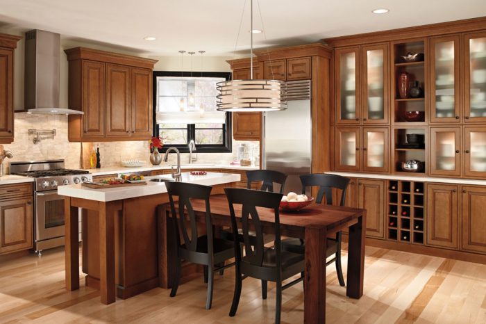 Fine line kitchen designs installs Waypoint Maple Auburn Glaze